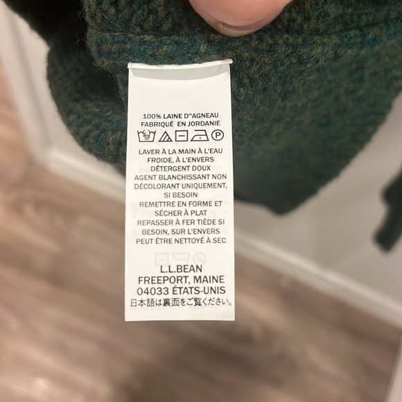 Men’s L.L. Bean Graphic Lamb Wool Green Sweater - Picture 4 of 5